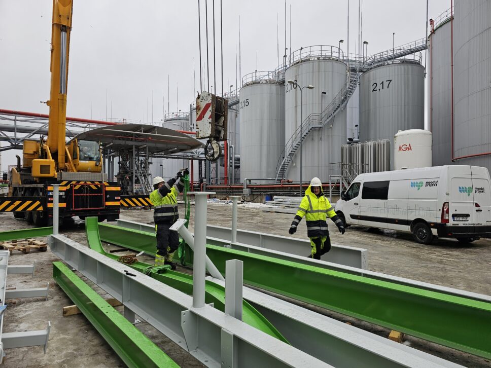 metallkonstruktsioonid, moodul projekti buss taustal